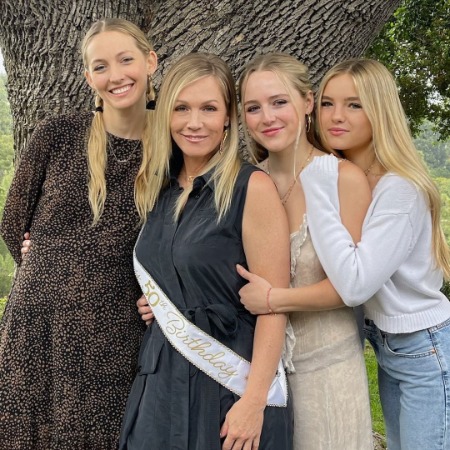 Lola Ray Fecinelli with her mother Jennie Grath and two sisters during Mother's Day.